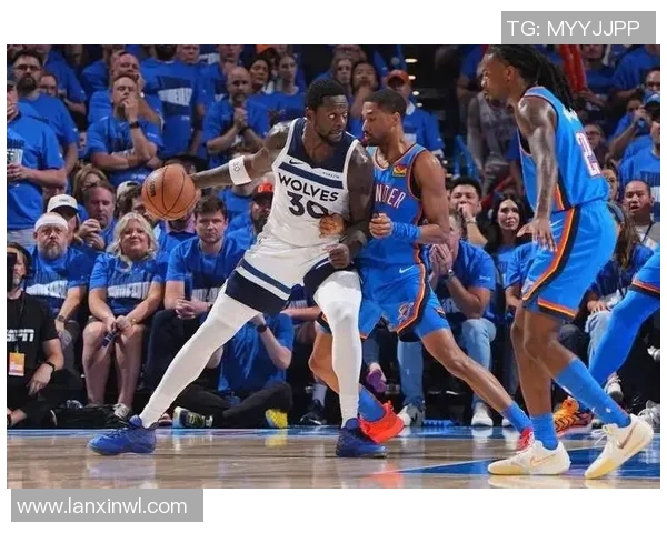 热火与森林狼激战正酣NBA赛场精彩对决引发球迷热议 热火与森林狼激战正酣NBA赛场精彩对决引发球迷热议