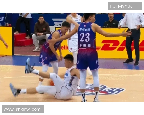 同曦逆转北控精彩第四节展现团队精神与顽强斗志